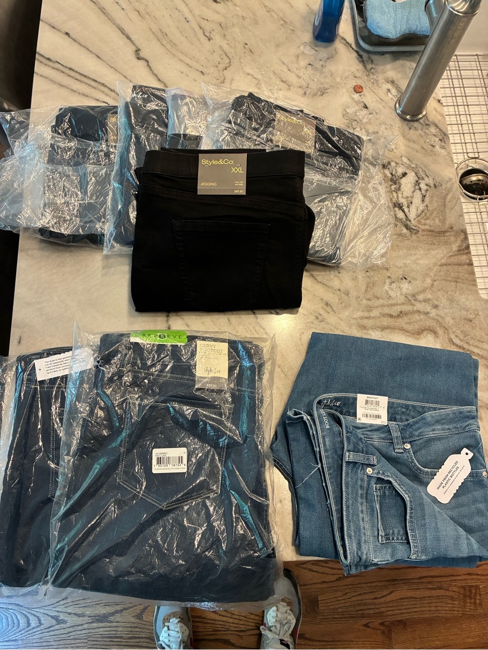 Women’s brand new jeans and jeggings!